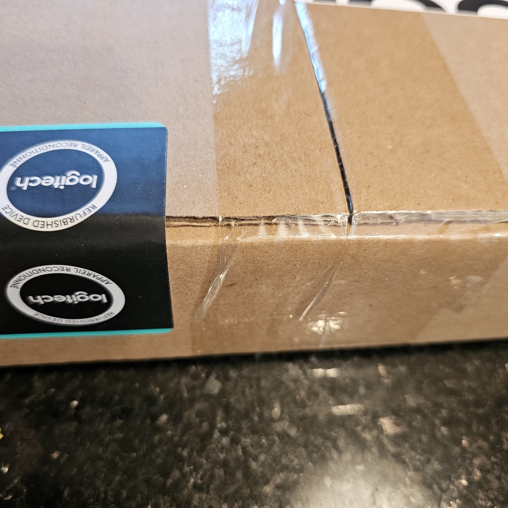 Logitech Combo Touch For IPAD AIR - Picture 3 of 3